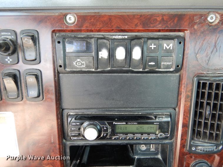 image for item II9519 2014 Mack CXU613  semi truck