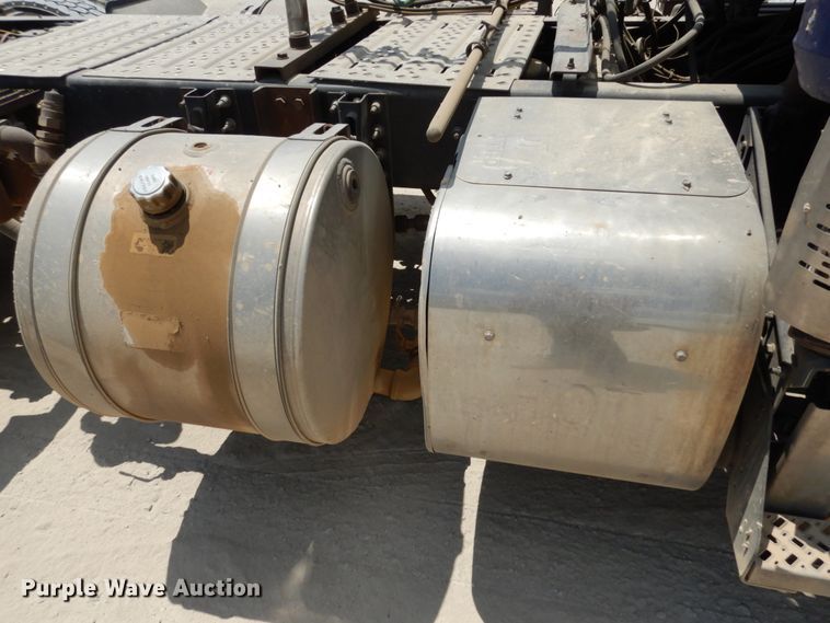 image for item II9519 2014 Mack CXU613  semi truck