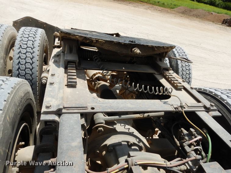 image for item II9519 2014 Mack CXU613  semi truck