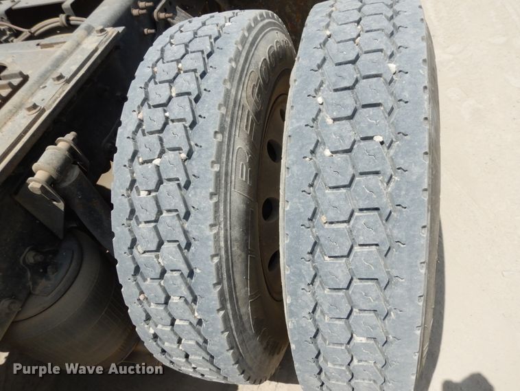 image for item II9519 2014 Mack CXU613  semi truck