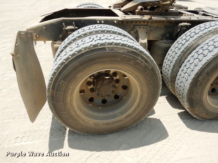 image for item II9519 2014 Mack CXU613  semi truck