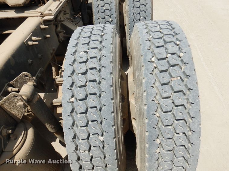 image for item II9519 2014 Mack CXU613  semi truck