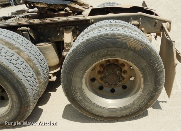 image for item II9519 2014 Mack CXU613  semi truck