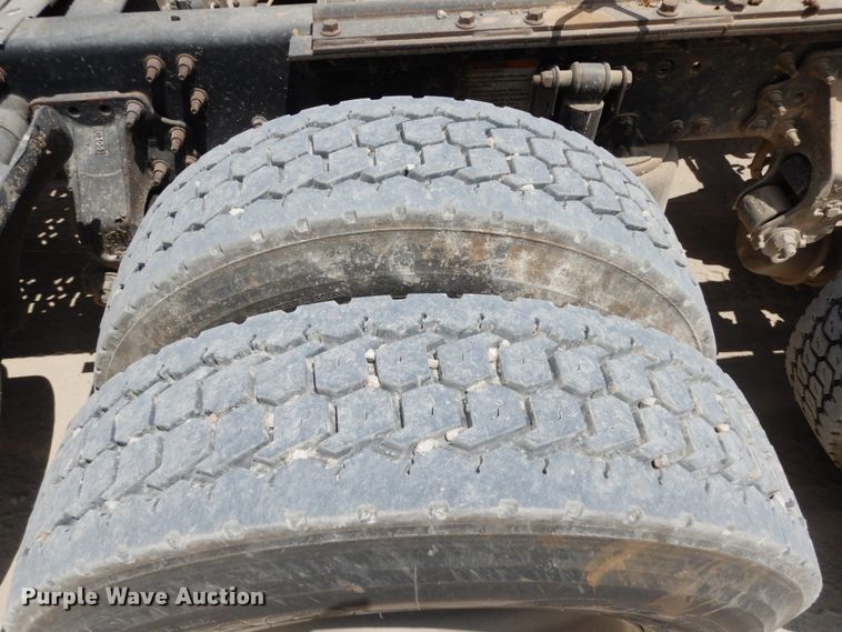 image for item II9519 2014 Mack CXU613  semi truck