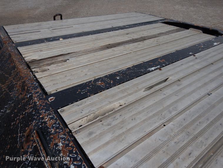 image for item II9528 2010 XL Specialized IXL 70 HD  lowboy equipment trailer