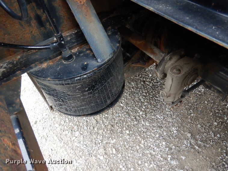 image for item II9528 2010 XL Specialized IXL 70 HD  lowboy equipment trailer