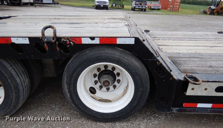 image for item II9528 2010 XL Specialized IXL 70 HD  lowboy equipment trailer