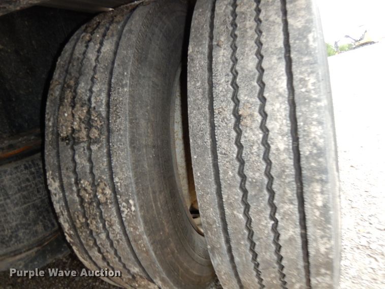 image for item II9528 2010 XL Specialized IXL 70 HD  lowboy equipment trailer