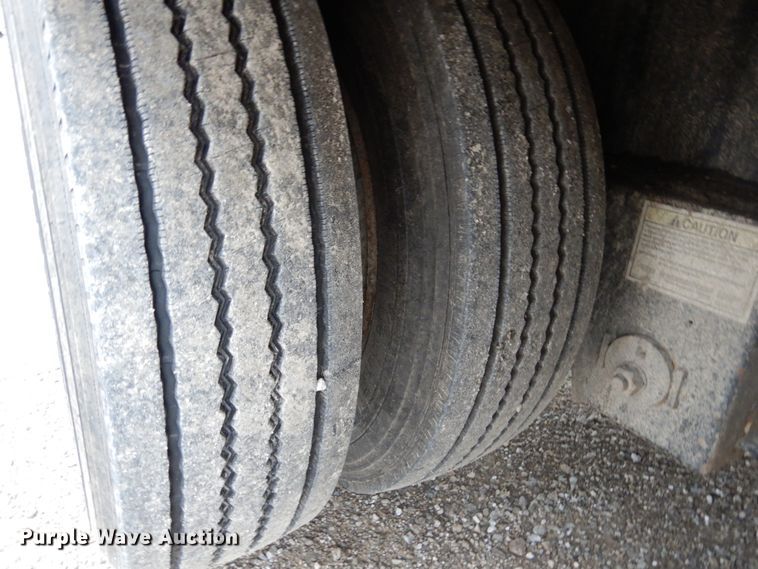 image for item II9528 2010 XL Specialized IXL 70 HD  lowboy equipment trailer