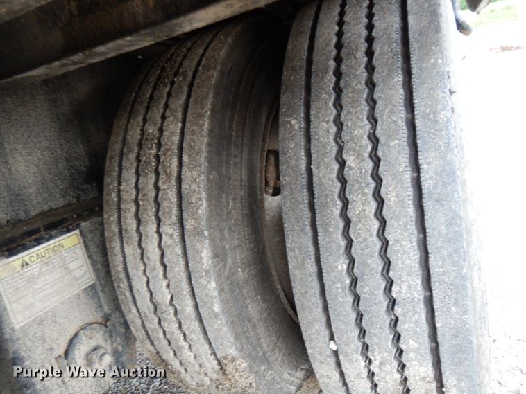 image for item II9528 2010 XL Specialized IXL 70 HD  lowboy equipment trailer