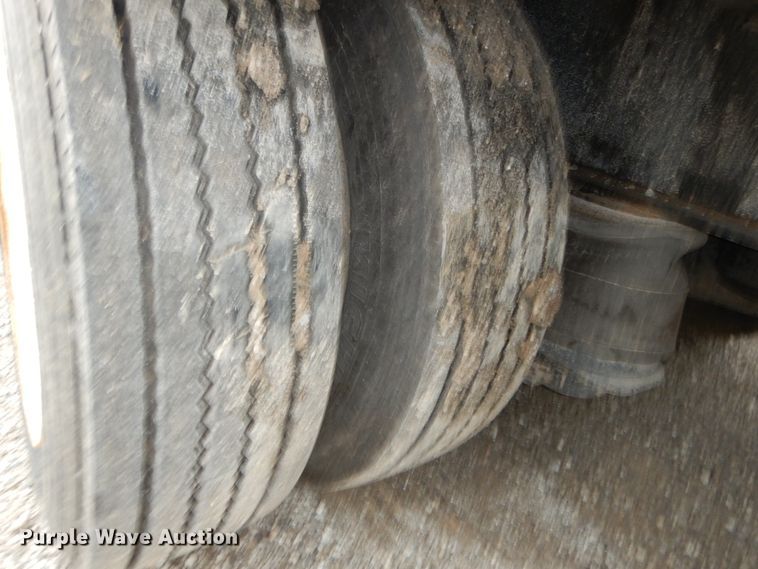 image for item II9528 2010 XL Specialized IXL 70 HD  lowboy equipment trailer