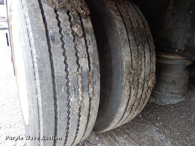 image for item II9528 2010 XL Specialized IXL 70 HD  lowboy equipment trailer