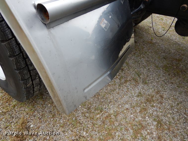 image for item II9529 2015 Kenworth T680  semi truck