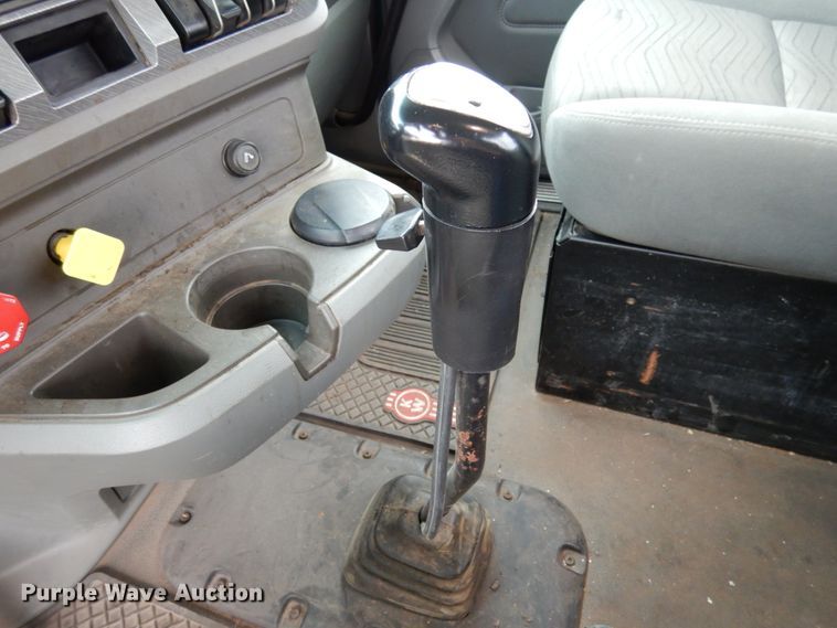 image for item II9529 2015 Kenworth T680  semi truck