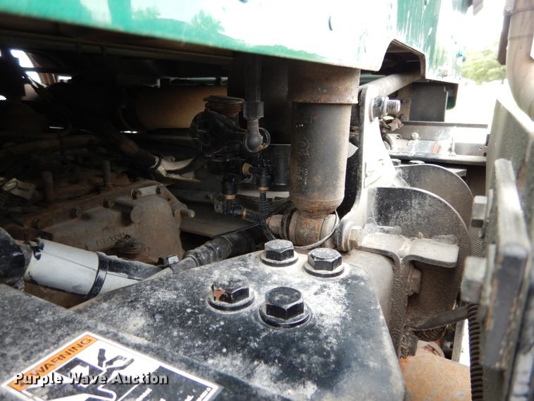 image for item II9529 2015 Kenworth T680  semi truck