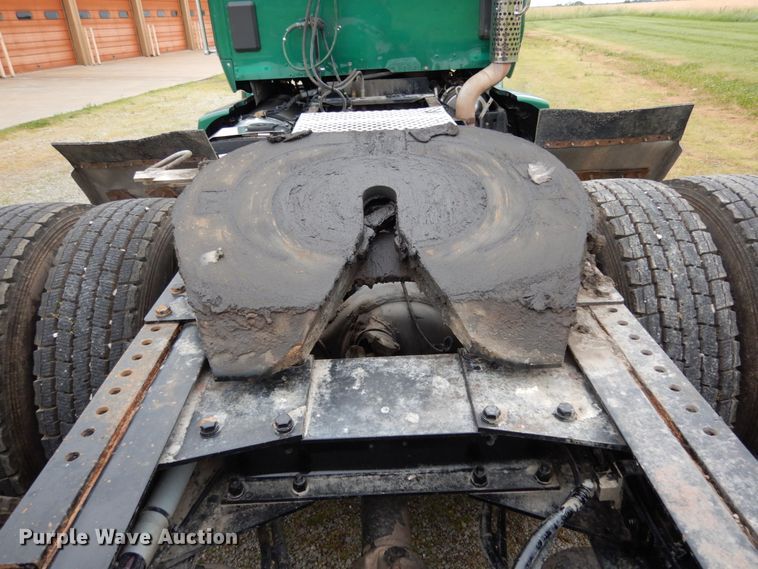 image for item II9529 2015 Kenworth T680  semi truck