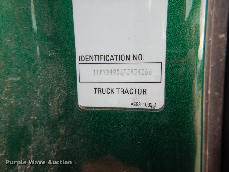 image for item II9529 2015 Kenworth T680  semi truck