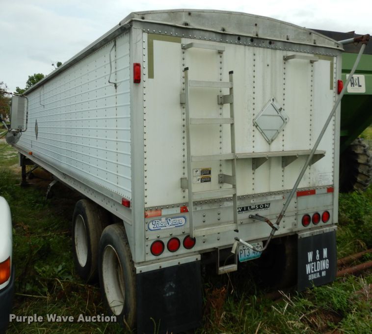 image for item II9555 1998 Wilson DWH-400  grain trailer