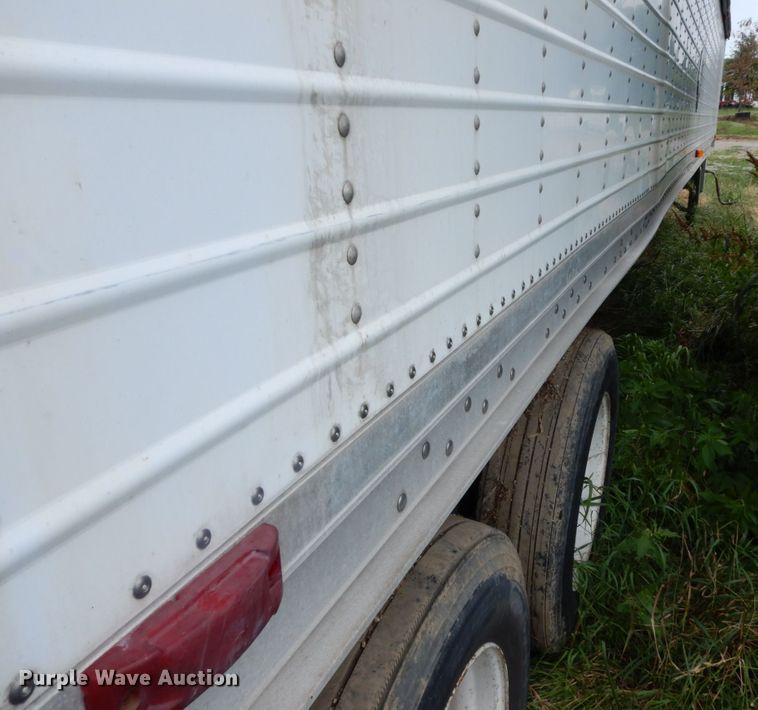image for item II9555 1998 Wilson DWH-400  grain trailer