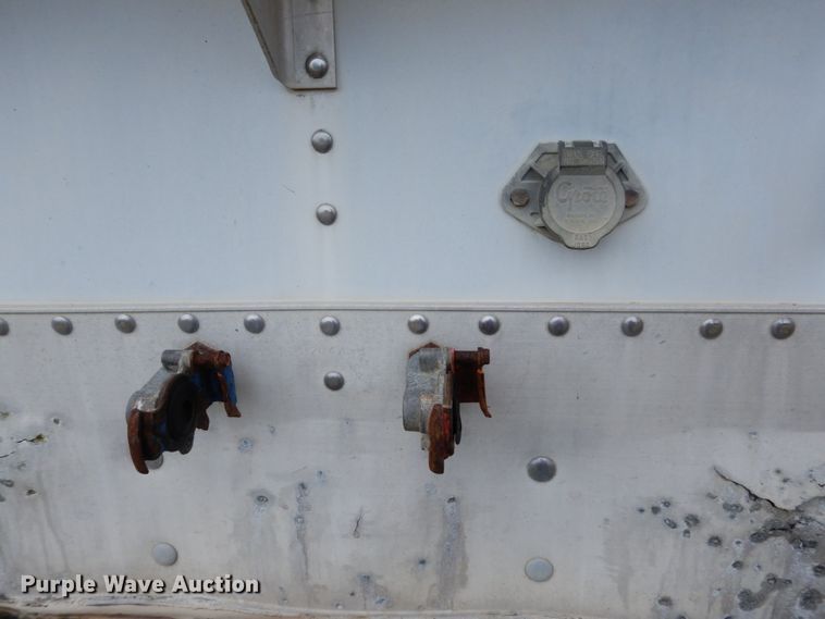 image for item II9555 1998 Wilson DWH-400  grain trailer