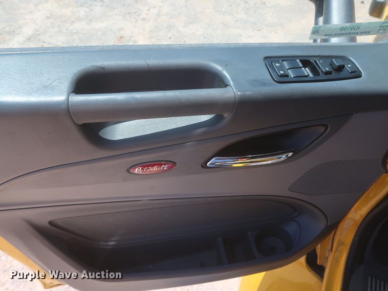 image for item IO9189 2016 Peterbilt 579  semi truck