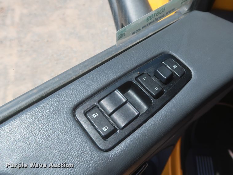 image for item IO9189 2016 Peterbilt 579  semi truck