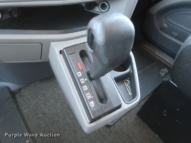 image for item IO9189 2016 Peterbilt 579  semi truck