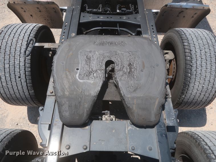 image for item IO9189 2016 Peterbilt 579  semi truck