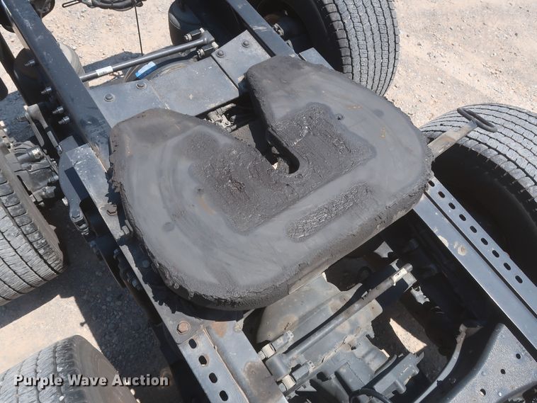 image for item IO9189 2016 Peterbilt 579  semi truck