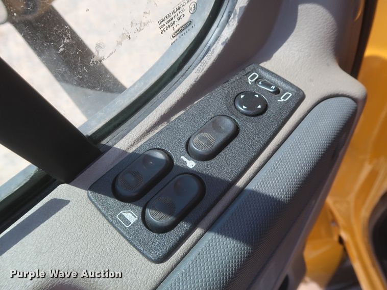 image for item IO9191 2016 Freightliner Cascadia 125  semi truck