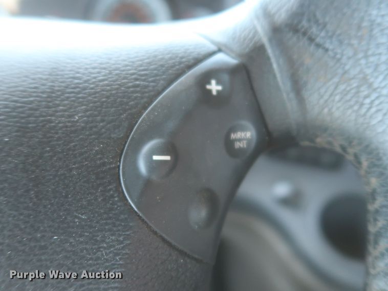 image for item IO9191 2016 Freightliner Cascadia 125  semi truck