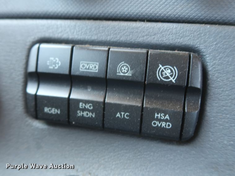 image for item IO9191 2016 Freightliner Cascadia 125  semi truck