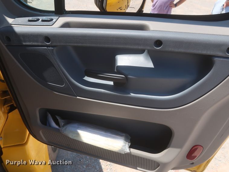 image for item IO9191 2016 Freightliner Cascadia 125  semi truck