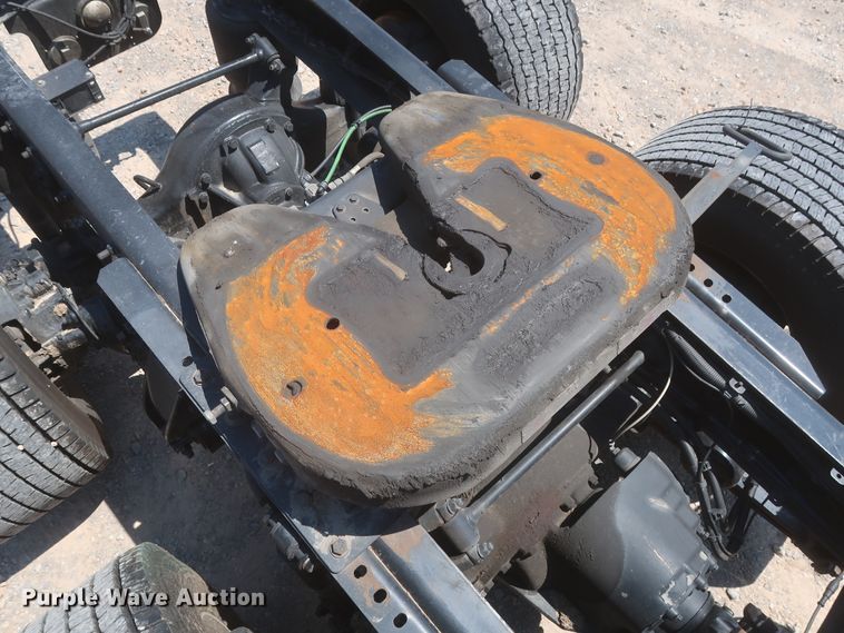 image for item IO9191 2016 Freightliner Cascadia 125  semi truck