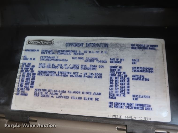 image for item IO9191 2016 Freightliner Cascadia 125  semi truck