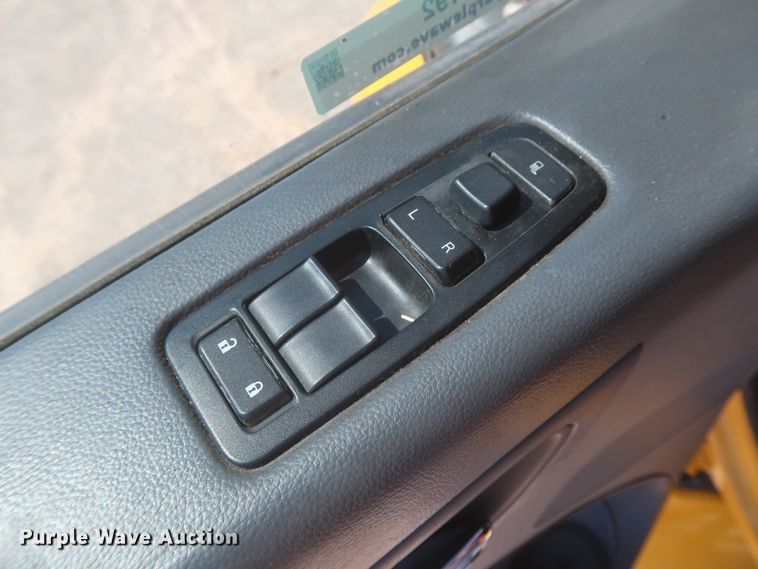 image for item IO9192 2016 Peterbilt 579  semi truck