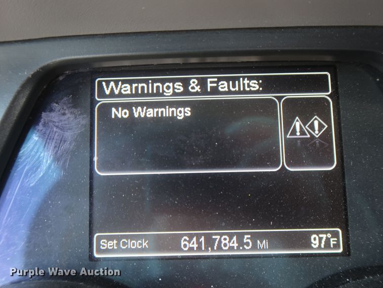 image for item IO9192 2016 Peterbilt 579  semi truck