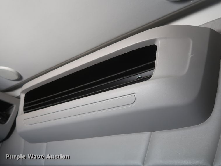 image for item IO9192 2016 Peterbilt 579  semi truck