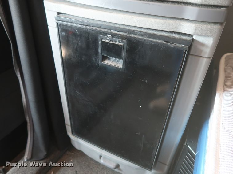 image for item IO9192 2016 Peterbilt 579  semi truck