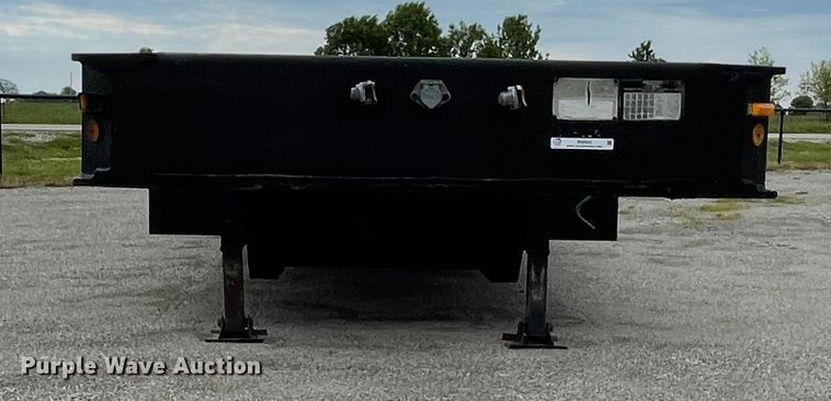 image for item IR9503 1986 Hobbs  drop deck trailer