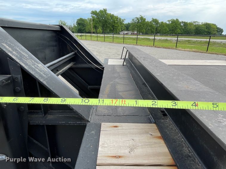 image for item IR9503 1986 Hobbs  drop deck trailer