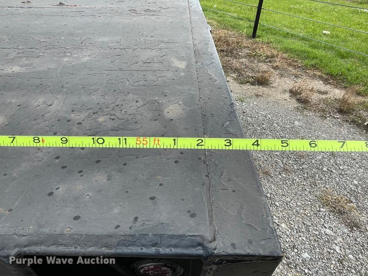 image for item IR9503 1986 Hobbs  drop deck trailer