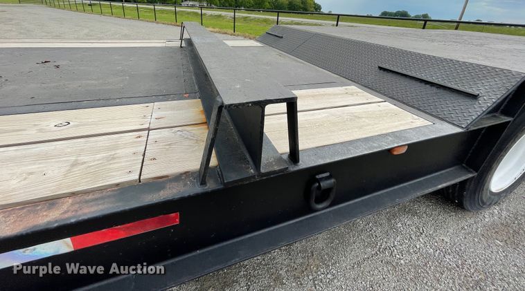image for item IR9503 1986 Hobbs  drop deck trailer