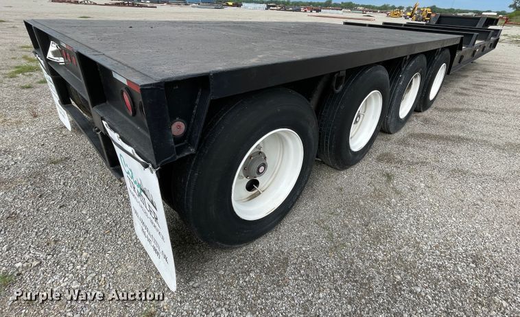 image for item IR9503 1986 Hobbs  drop deck trailer