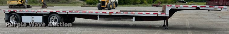 image for item IR9507 2008 Reinke  drop deck trailer