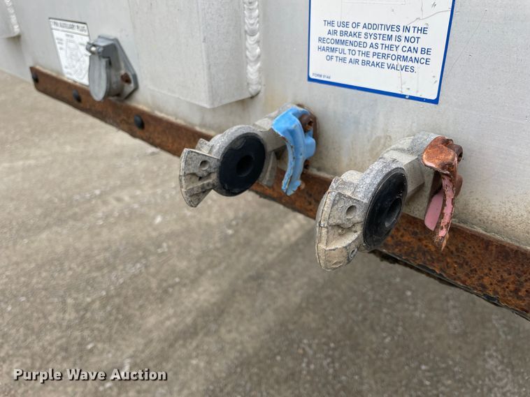 image for item IR9507 2008 Reinke  drop deck trailer