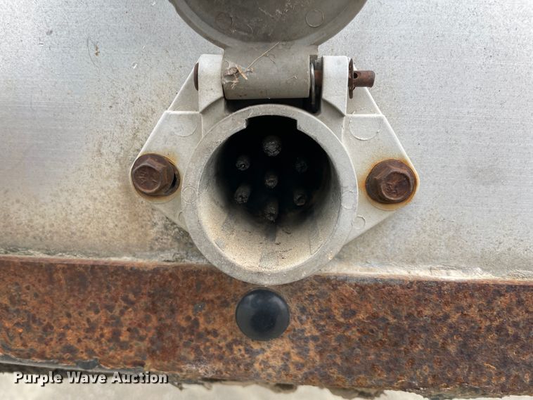 image for item IR9507 2008 Reinke  drop deck trailer