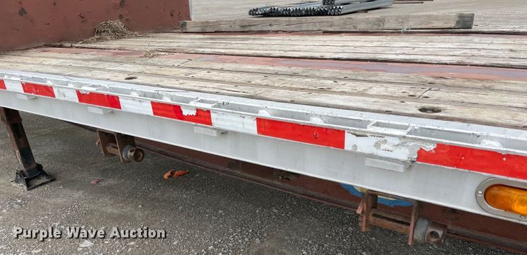 image for item IR9507 2008 Reinke  drop deck trailer