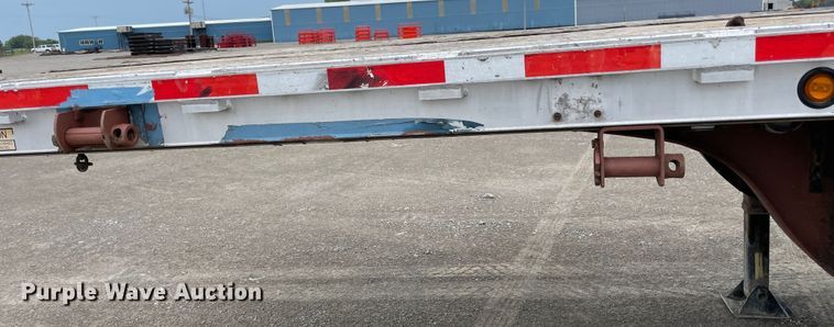 image for item IR9507 2008 Reinke  drop deck trailer