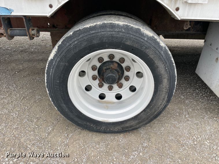 image for item IR9507 2008 Reinke  drop deck trailer